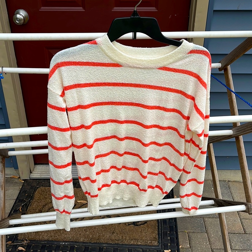 Women’s white and pink sweater, size small